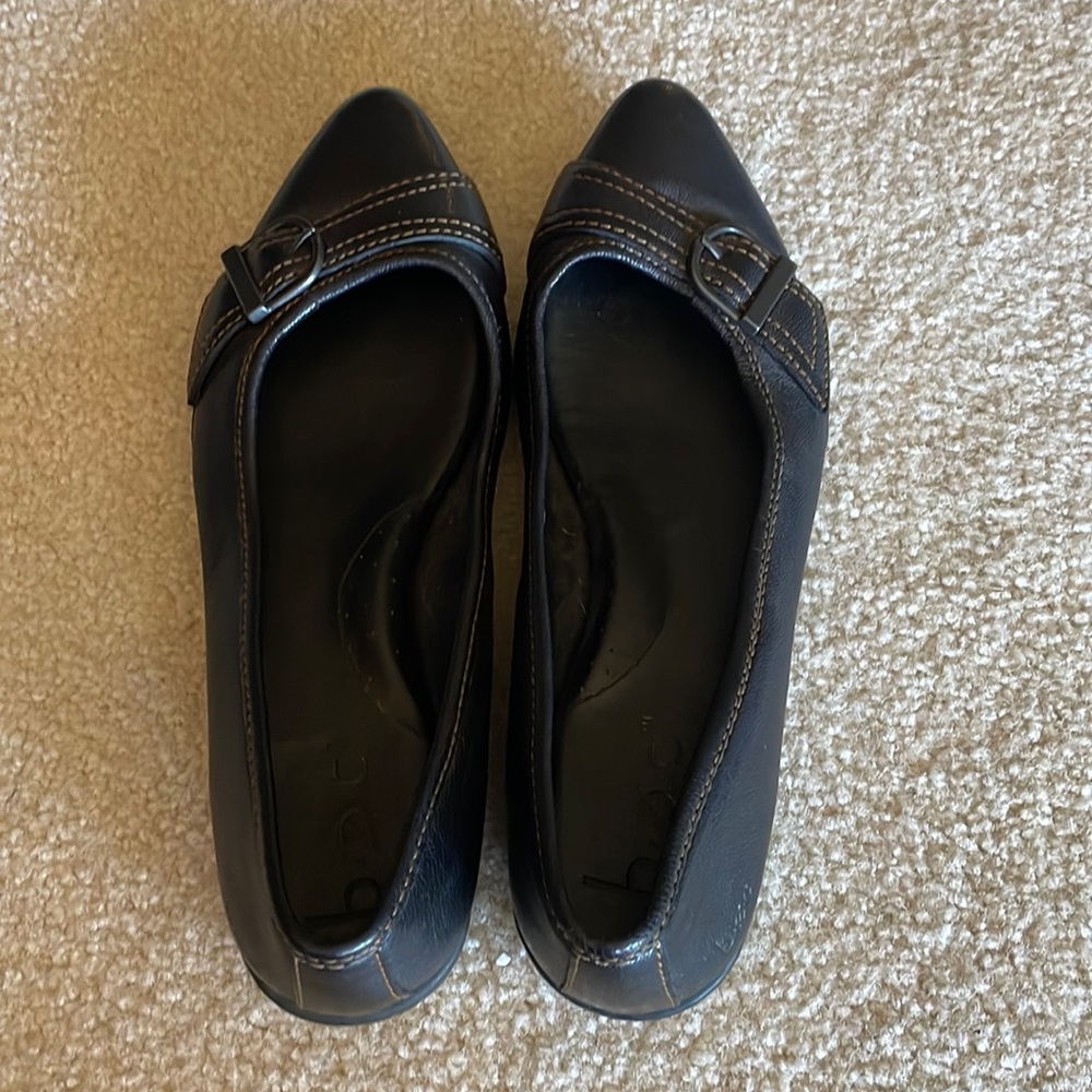 B.O.C. 6.5 Brown Round Pointed Toe Leather Buckle - Flats